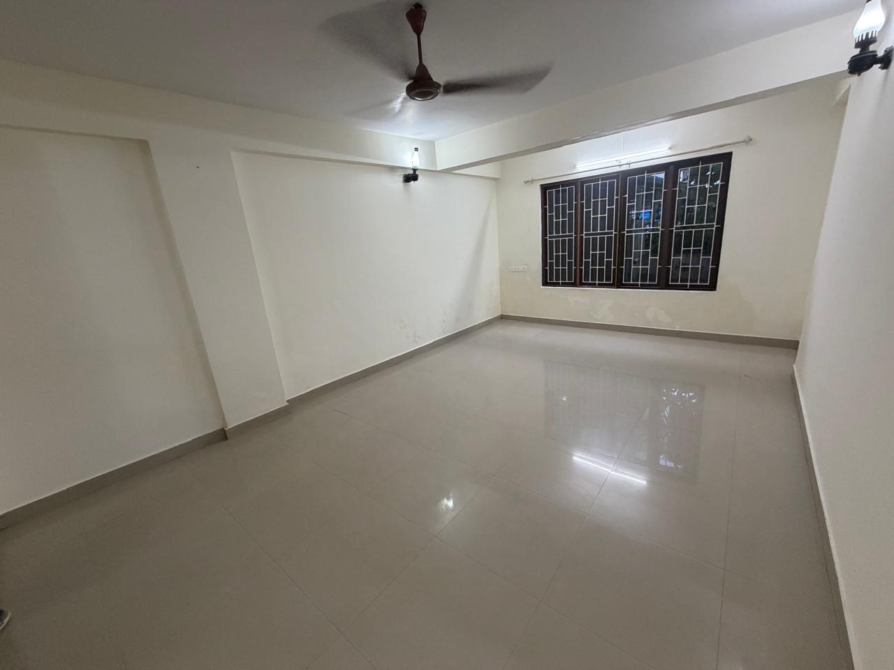 1545sqft 3BHK Semifurnished Apartment