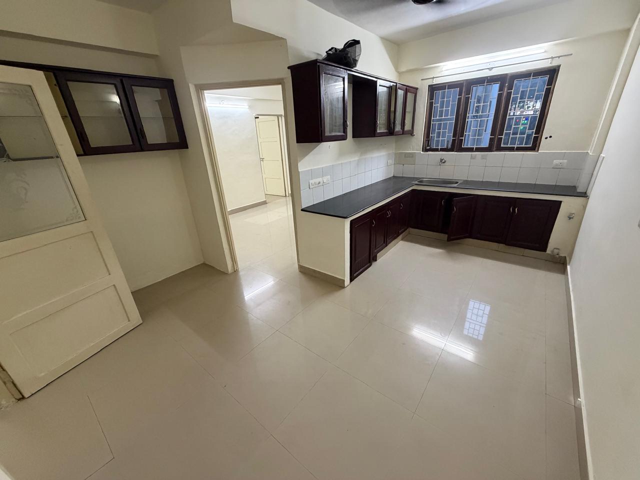 1545sqft 3BHK Semifurnished Apartment