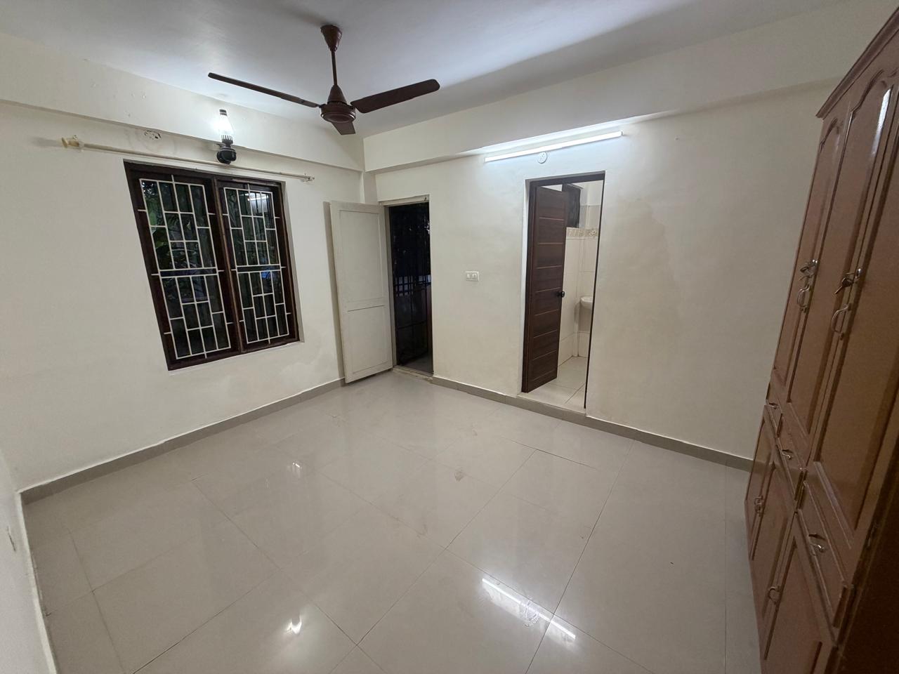 1545sqft 3BHK Semifurnished Apartment