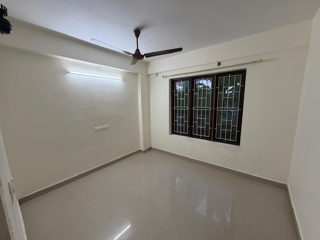 1545sqft 3BHK Semifurnished Apartment