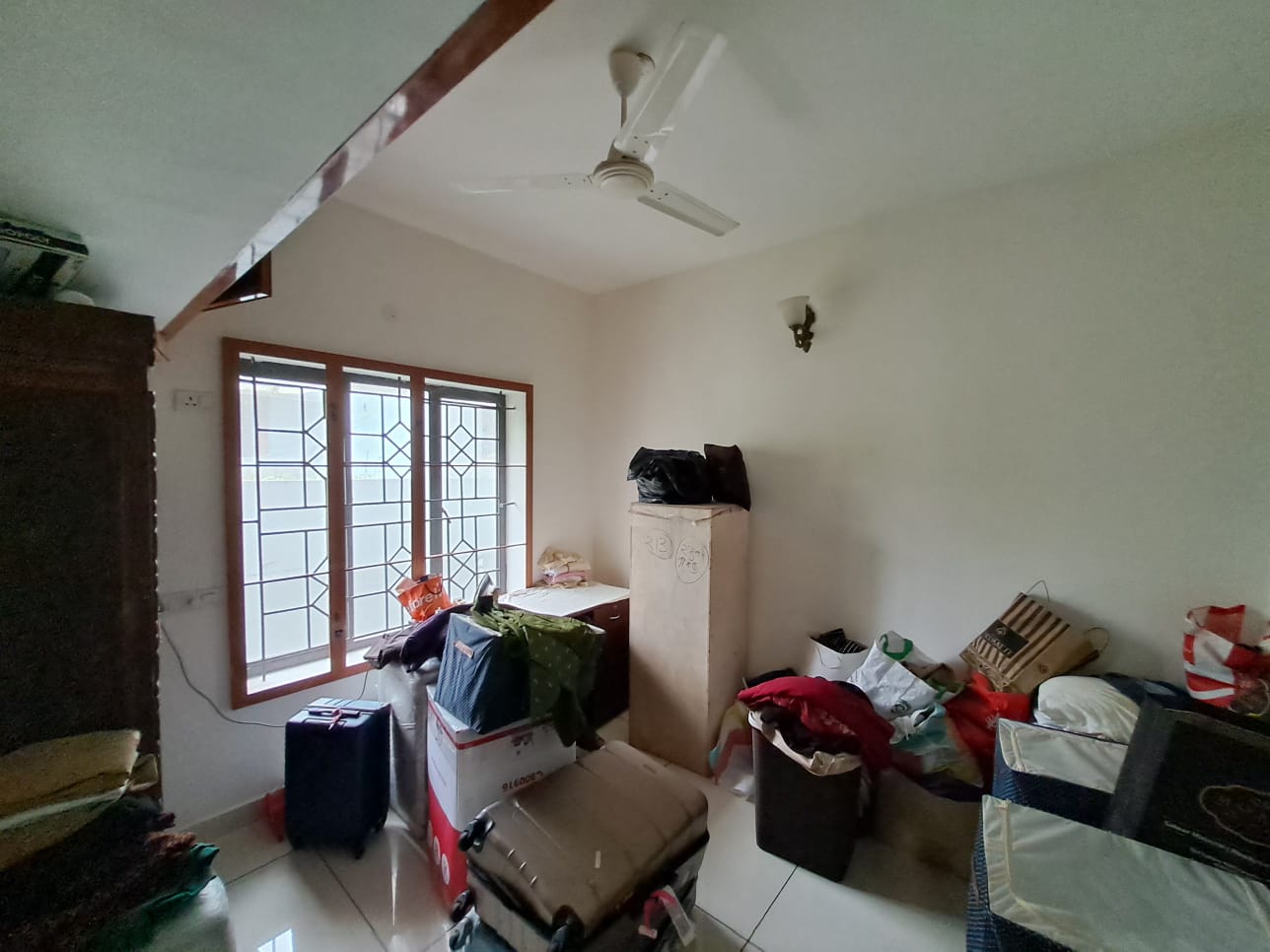 1550sqft 3BHK Semifurnished Flat