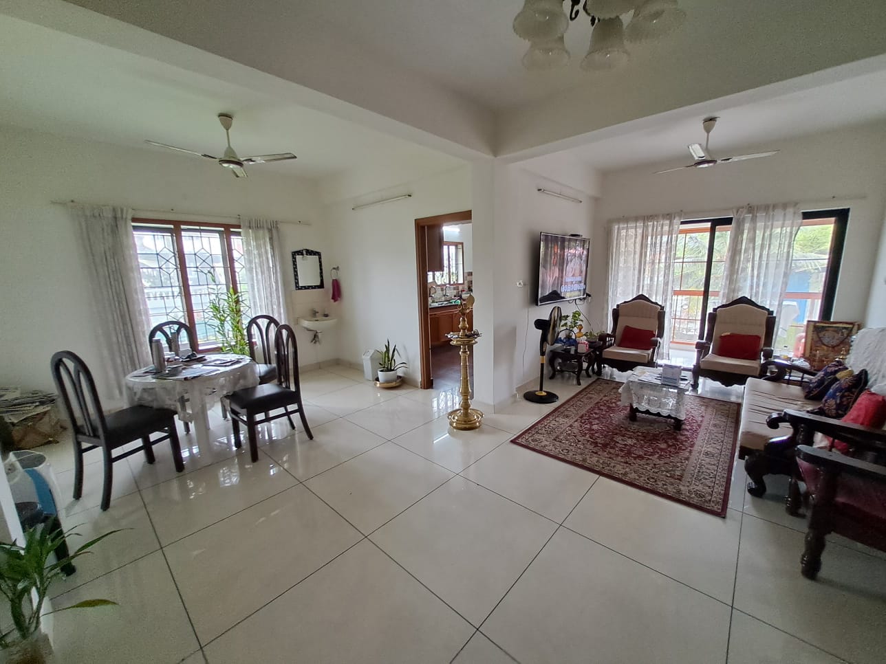 1550sqft 3BHK Semifurnished Flat