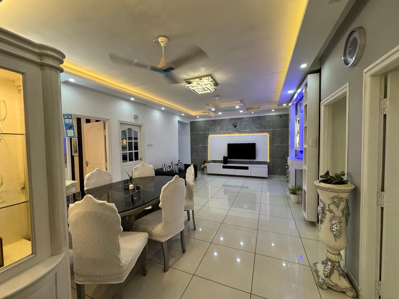 1567sqft 3BHK Fully furnished Apartment in SRM Road, Kaloor