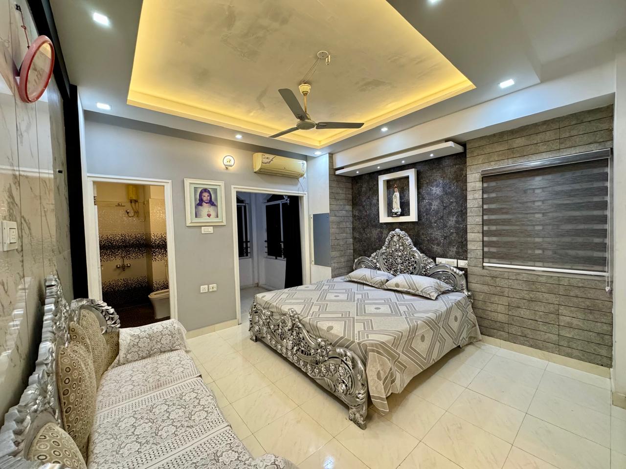 1567sqft 3BHK Fully furnished Apartment in SRM Road, Kaloor