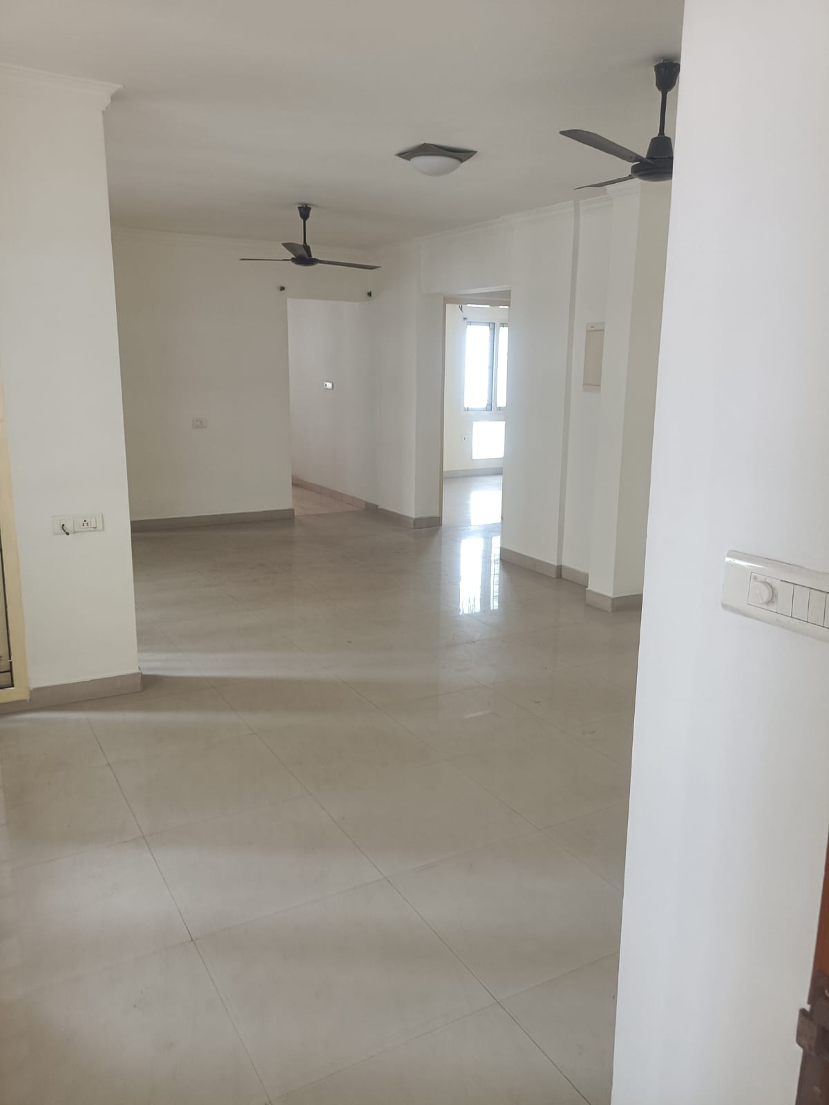 1569sqft 3BHK Semifurnished Flat