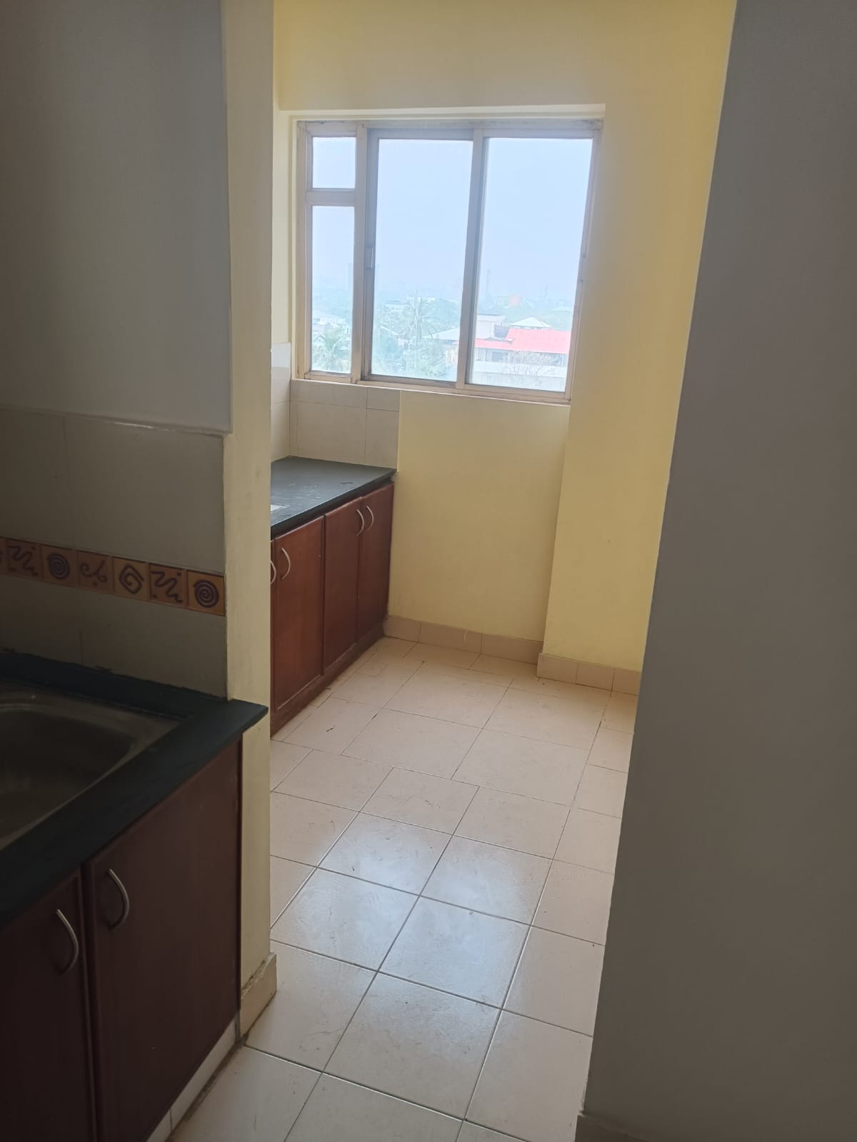 1569sqft 3BHK Semifurnished Flat