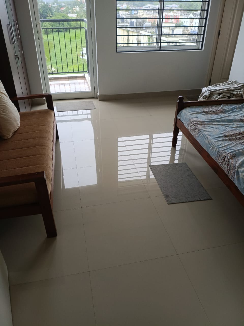 1570sqft 3BHK Semifurnished Flat