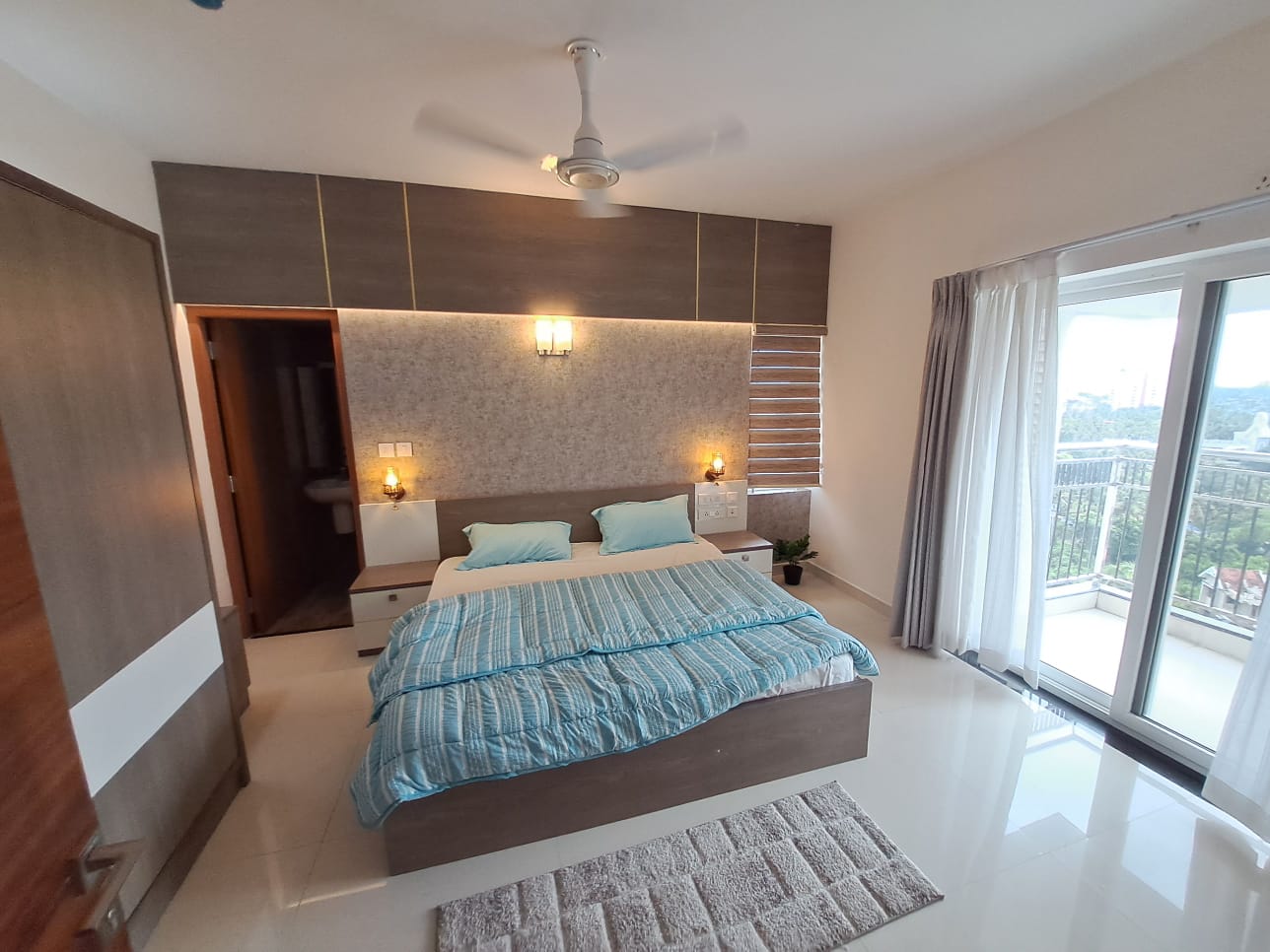 1573sqft 3BHK Fully Furnished Luxury Flat
