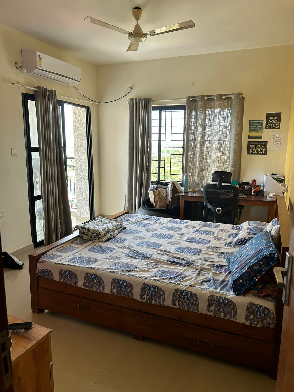 1580sqft 3BHK Semi Furnished Flat in Vaduthala