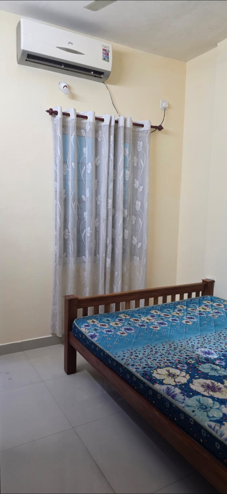 1600sqft 2BHK Furnished Flat