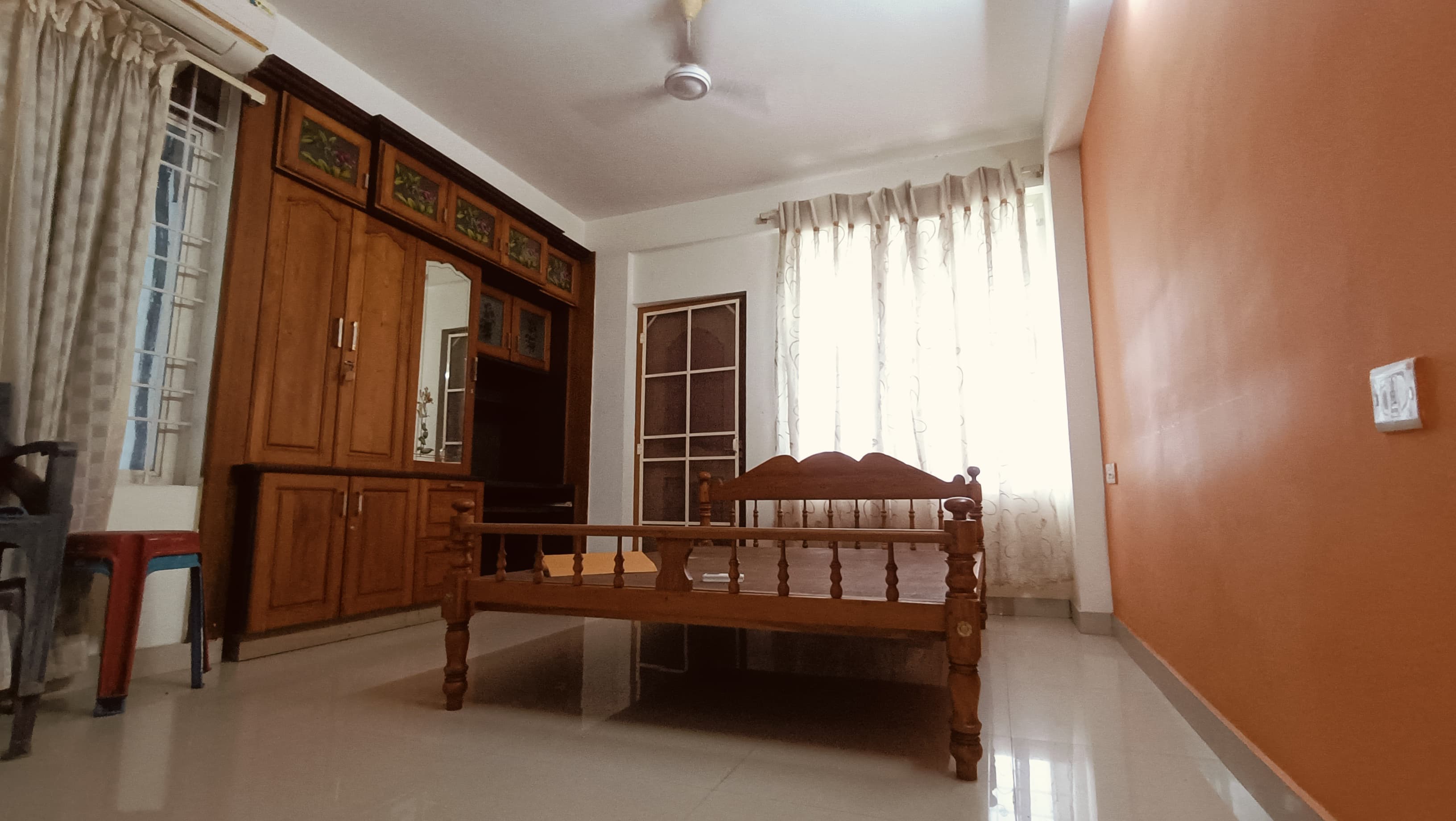 1600sqft 3BHK Fully furnished Flat