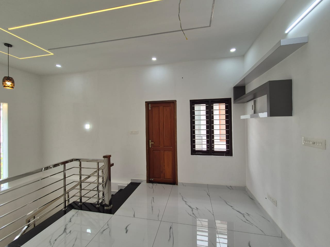 1600sqft 3BHK Fully furnished Flat