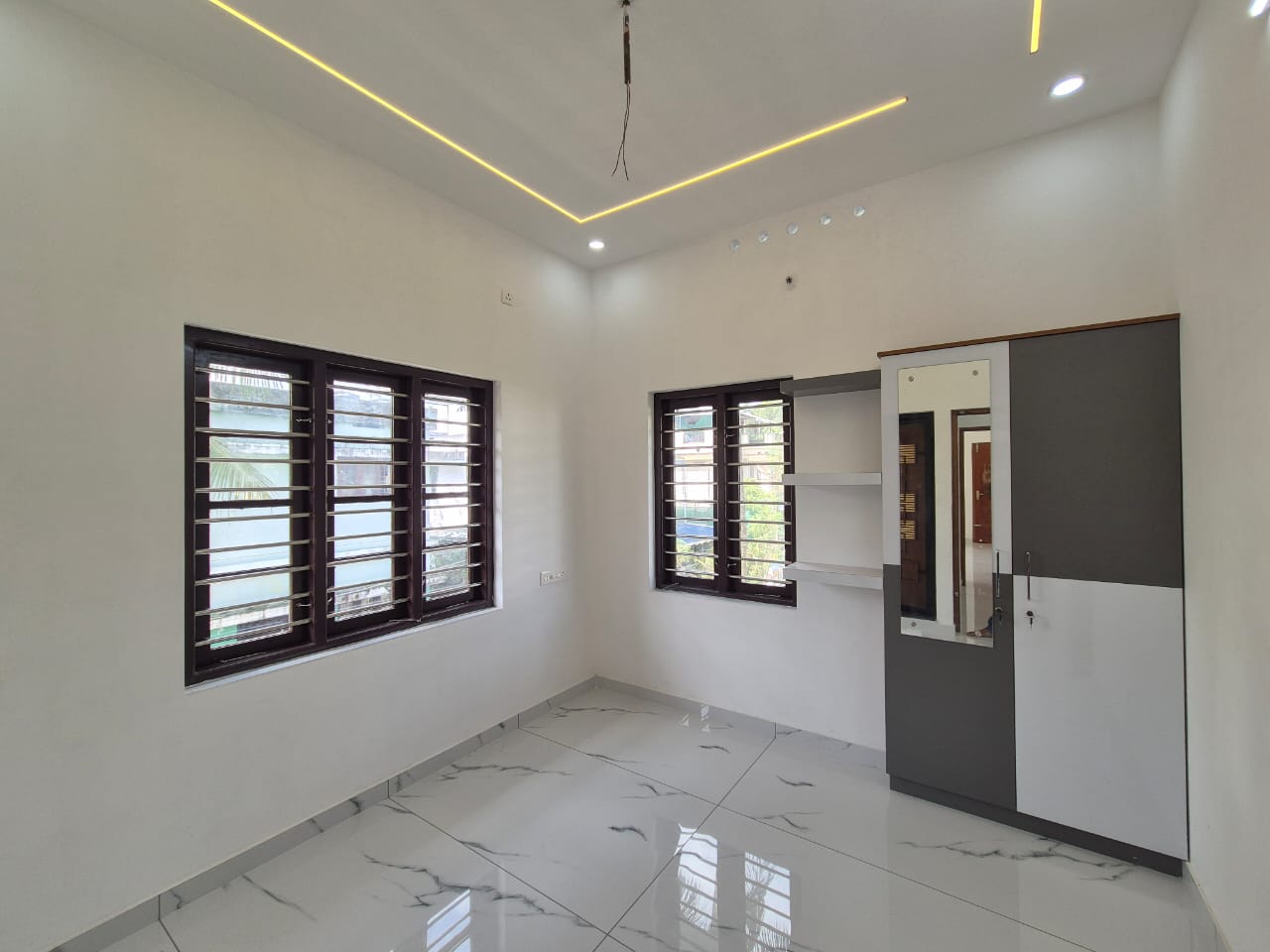 1600sqft 3BHK Fully furnished Flat