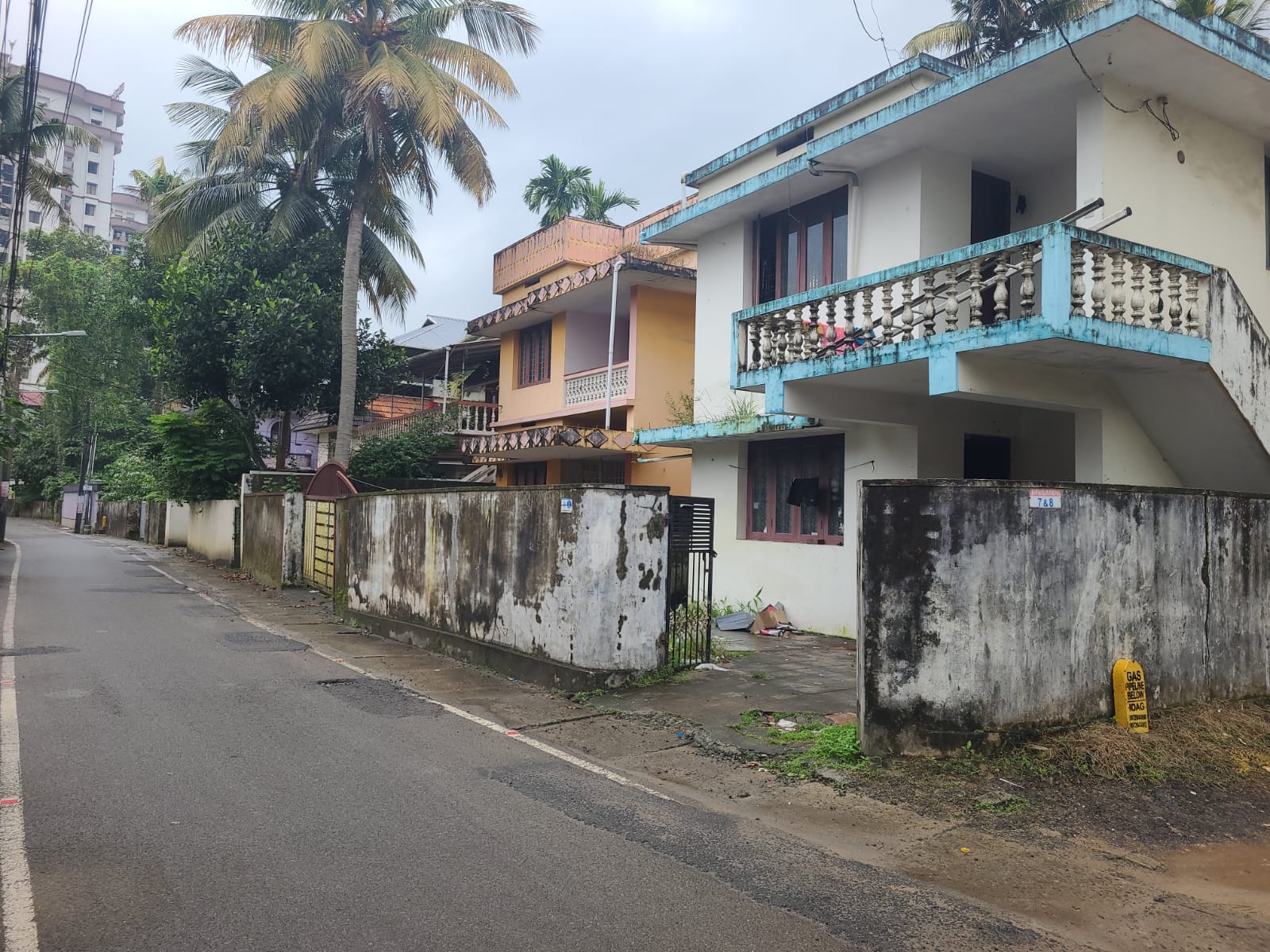 1600sqft 3BHK Semifurnished House