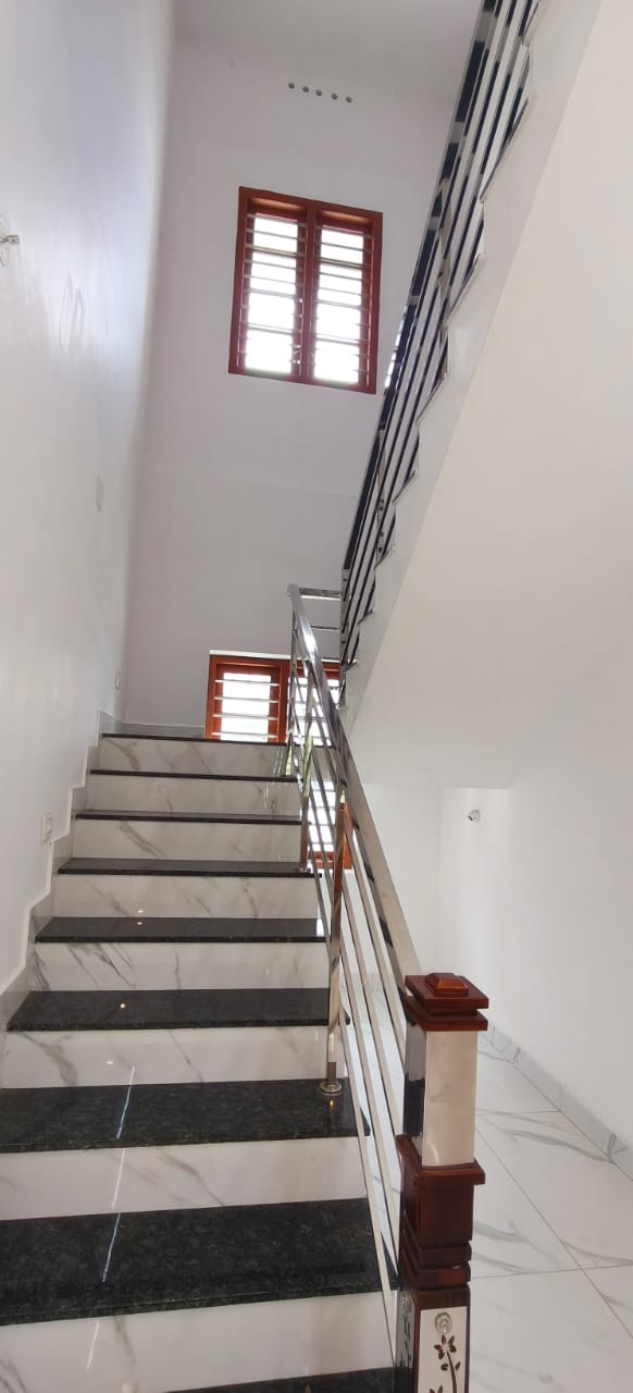 1600sqft 4BHK Furnished House