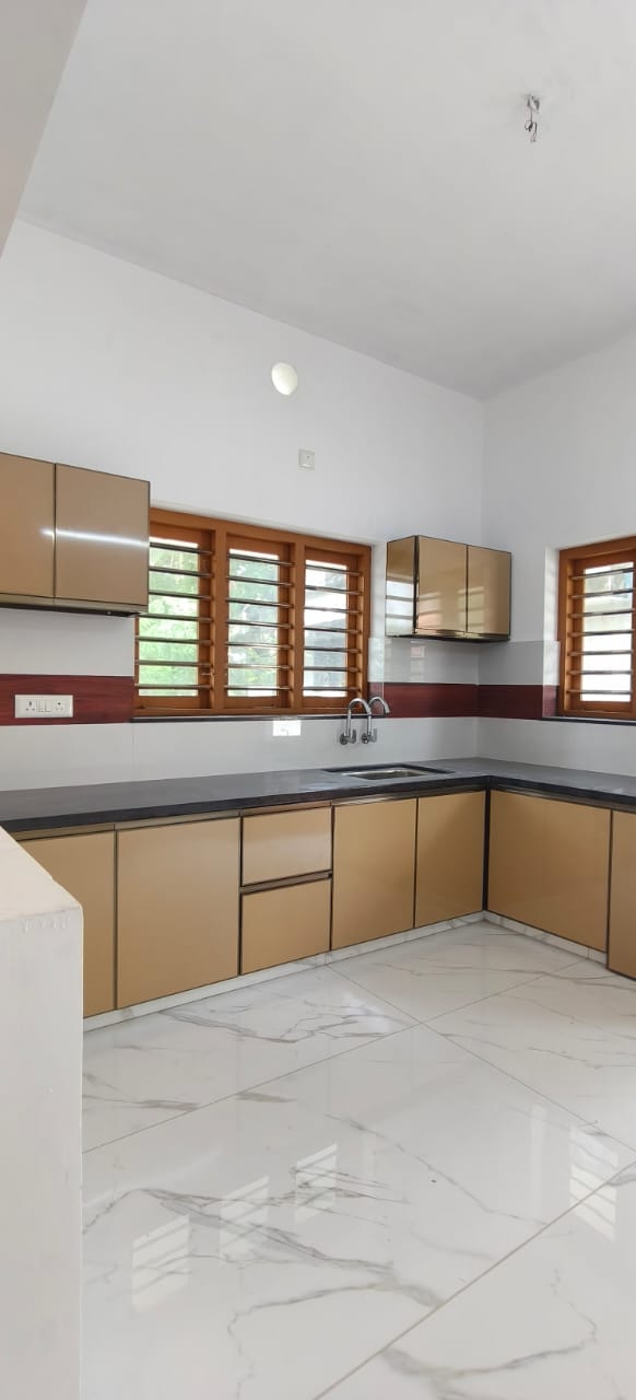 1600sqft 4BHK Furnished House