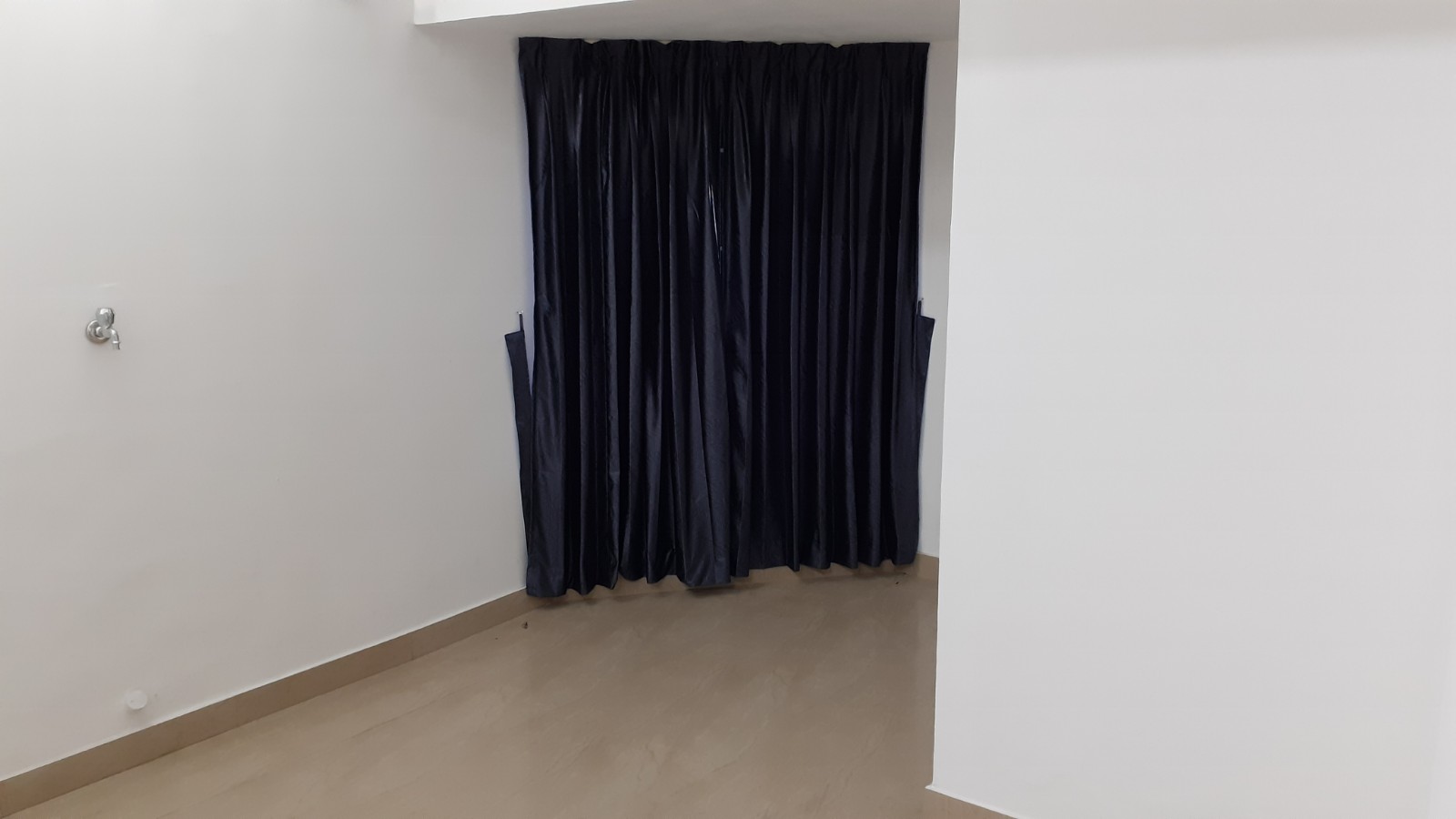 1600sqft 2BHK Fully Furnished Flat in a gated community