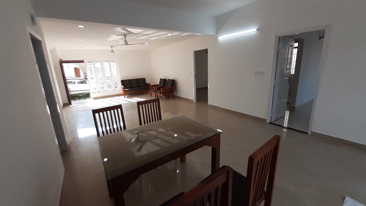 1600sqft 2BHK Fully Furnished Flat in a gated community