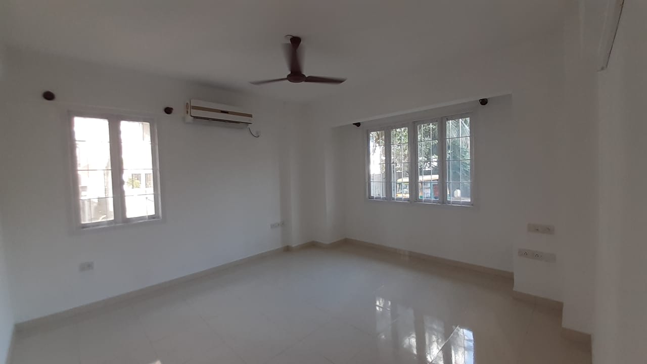 1600sqft 2BHK Fully Furnished Flat in a gated community