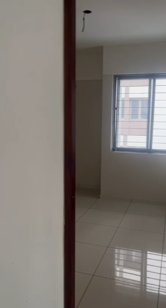 1610sqft 3 BHK Unfurnished posh flat
