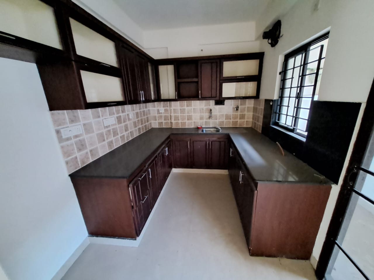 1620sqft 3 BHK Semifurnished flat