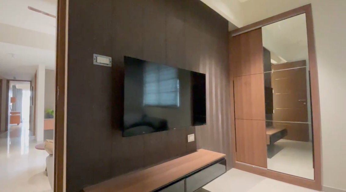 1626sqft 3bhk Semifurnished Flat