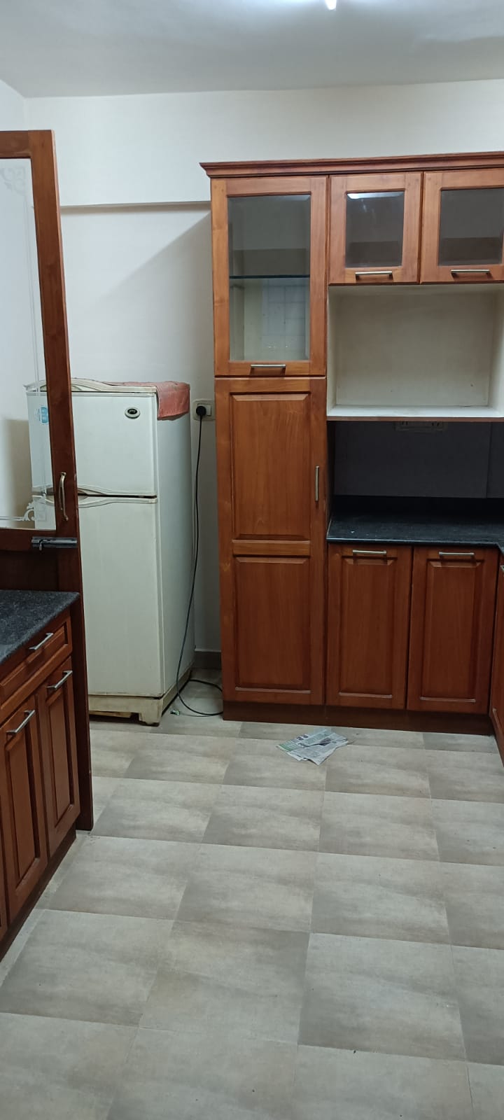 1630sqft 4BHK Semifurnished House with 4.100cents of land