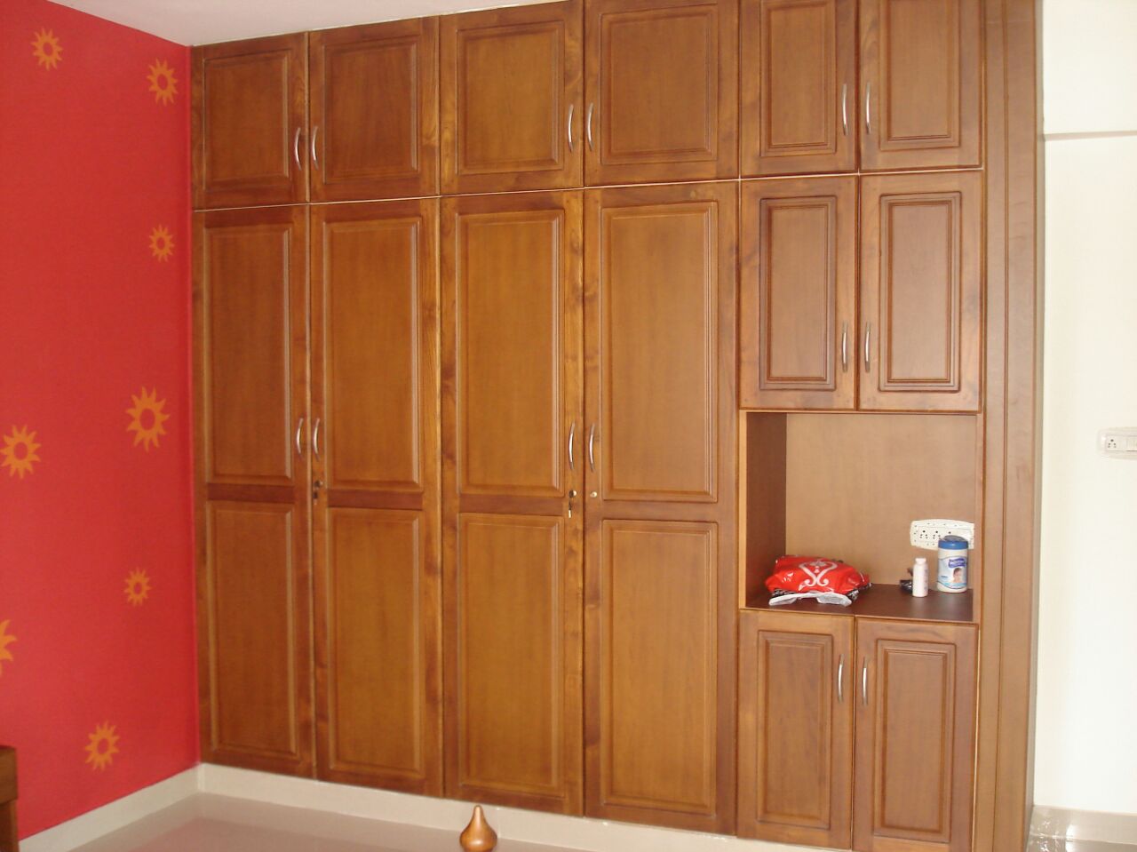 1630sqft 4BHK Semifurnished House with 4.100cents of land
