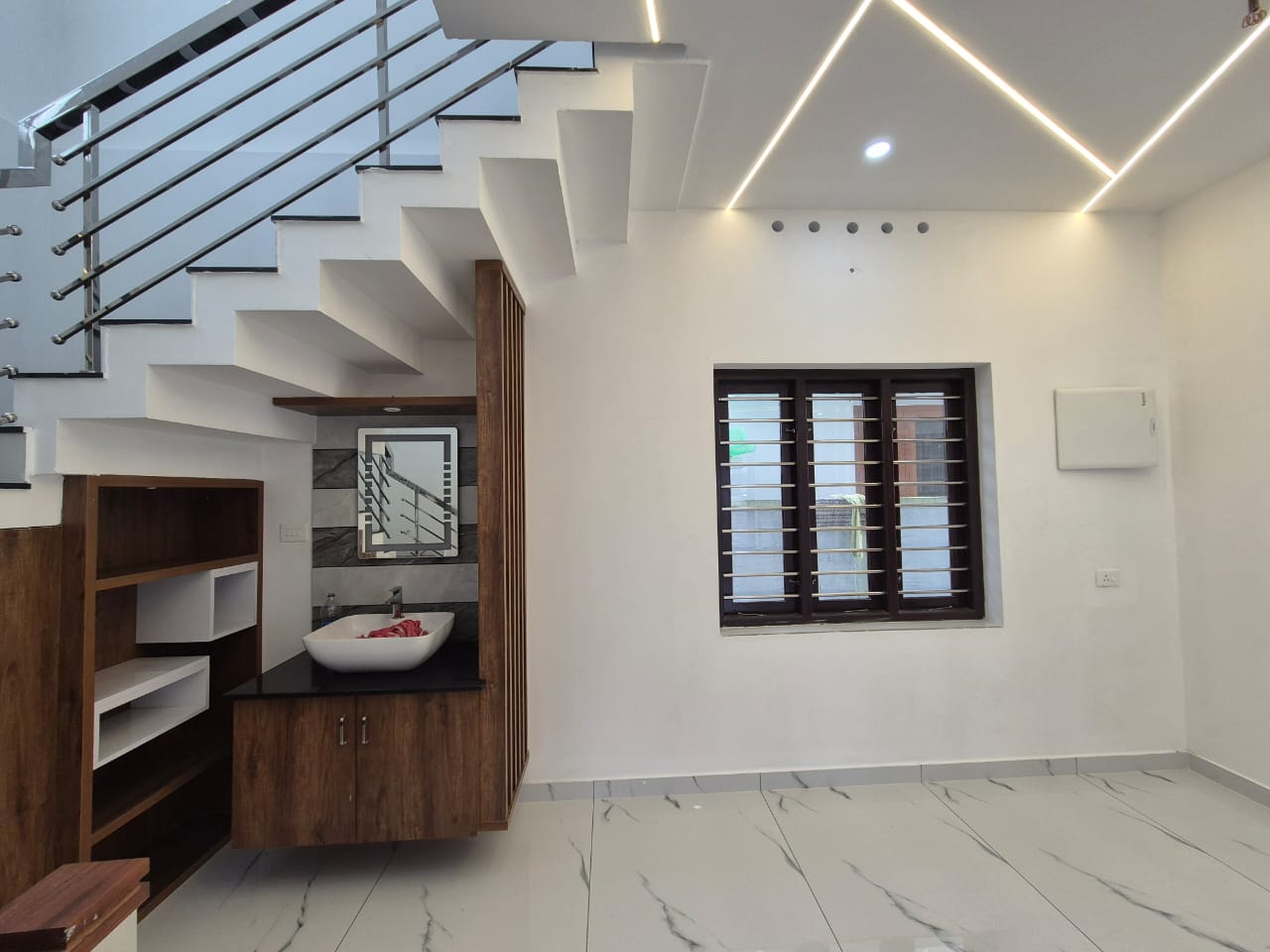 1630sqft 4BHK Semifurnished House with 4.100cents of Land - for sale in edappally, Kochi, Kerala