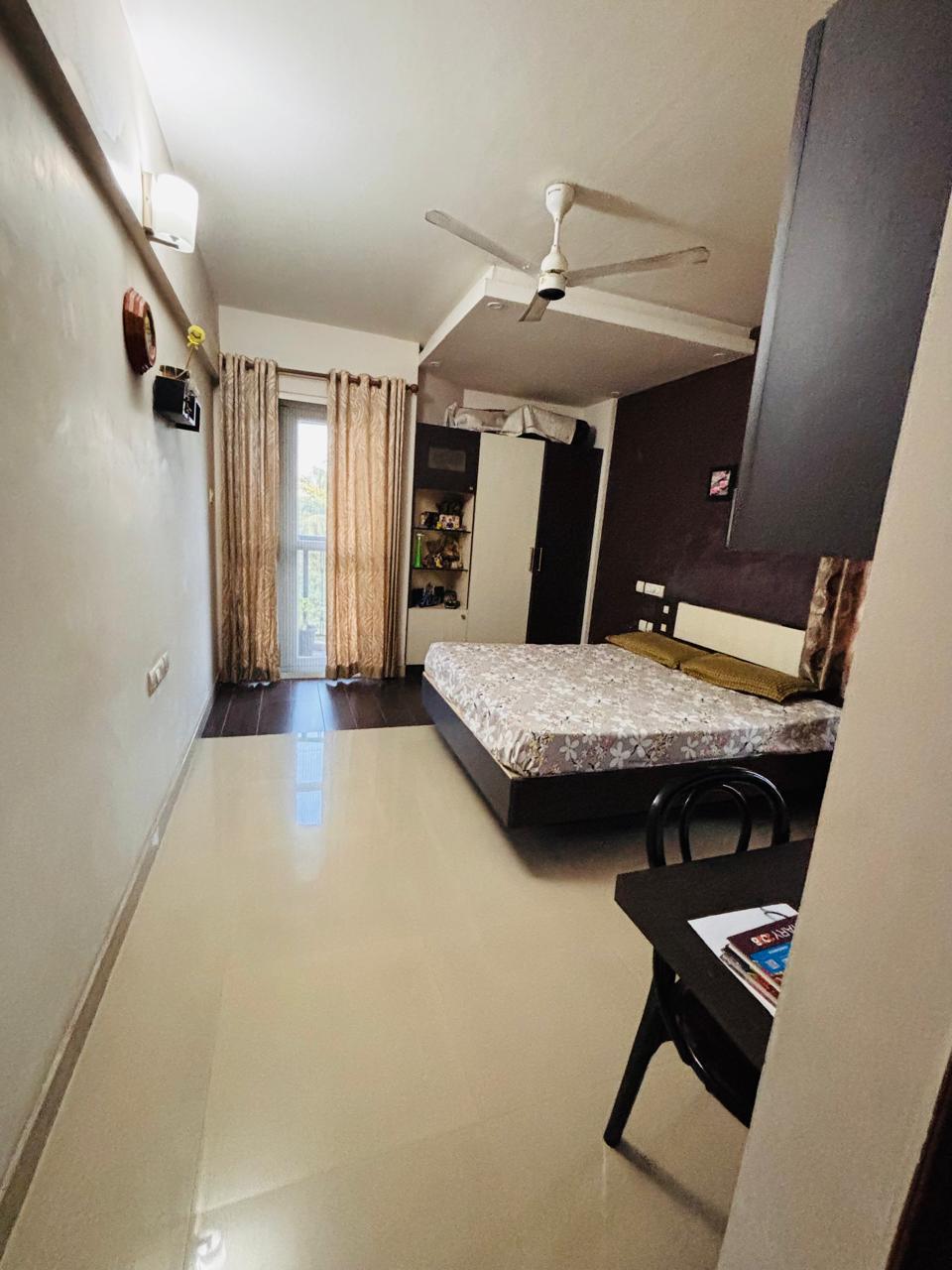 1635sqft 3BHK Fully furnished Flat