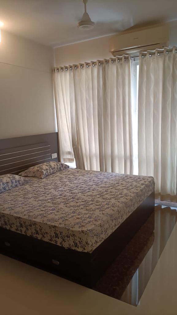 1643sqft 3BHK Fully furnished Flat