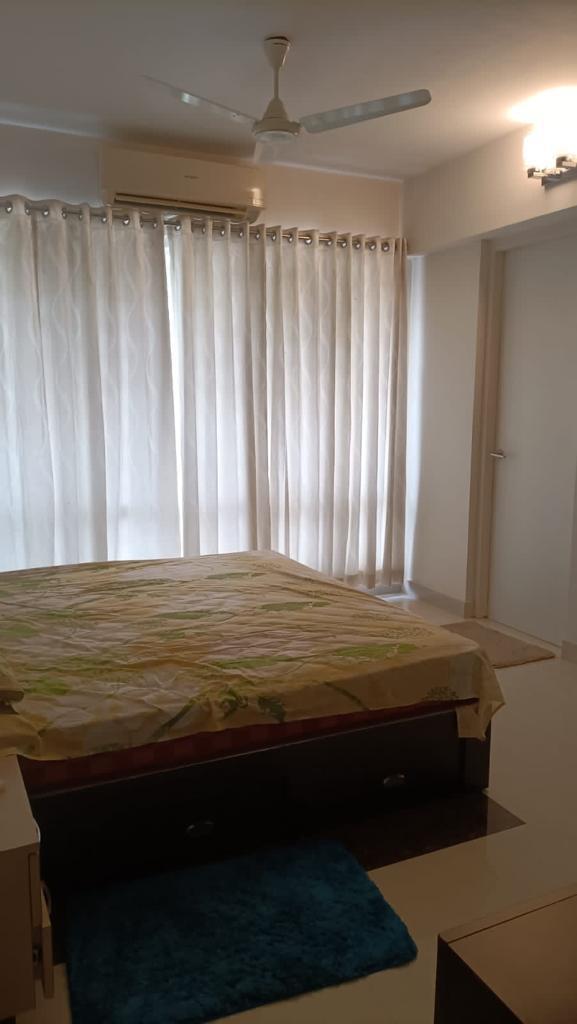 1643sqft 3BHK Fully furnished Flat