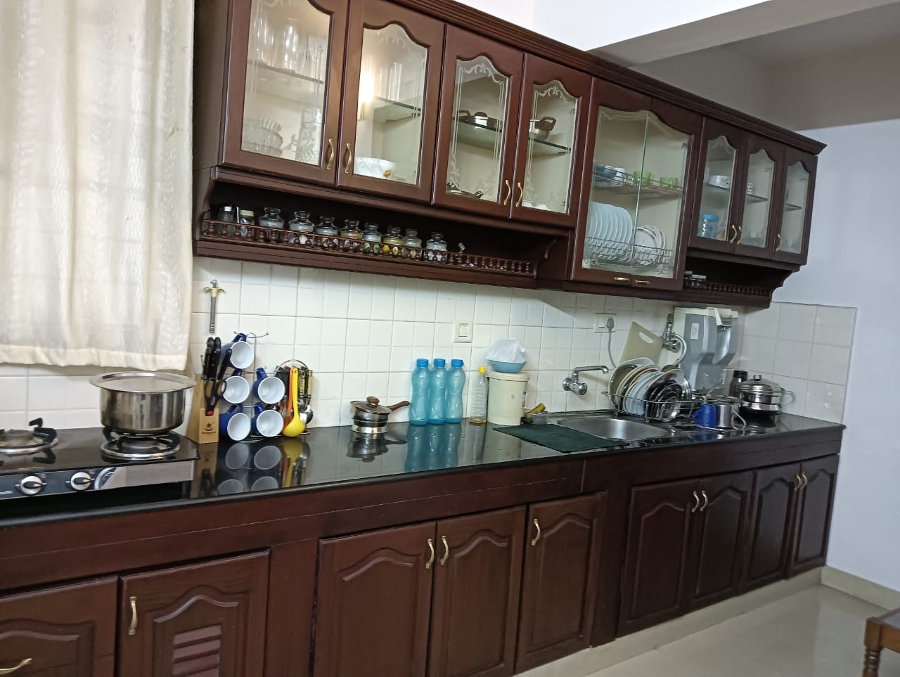 1650 sqft 3BHK fully furnished flat