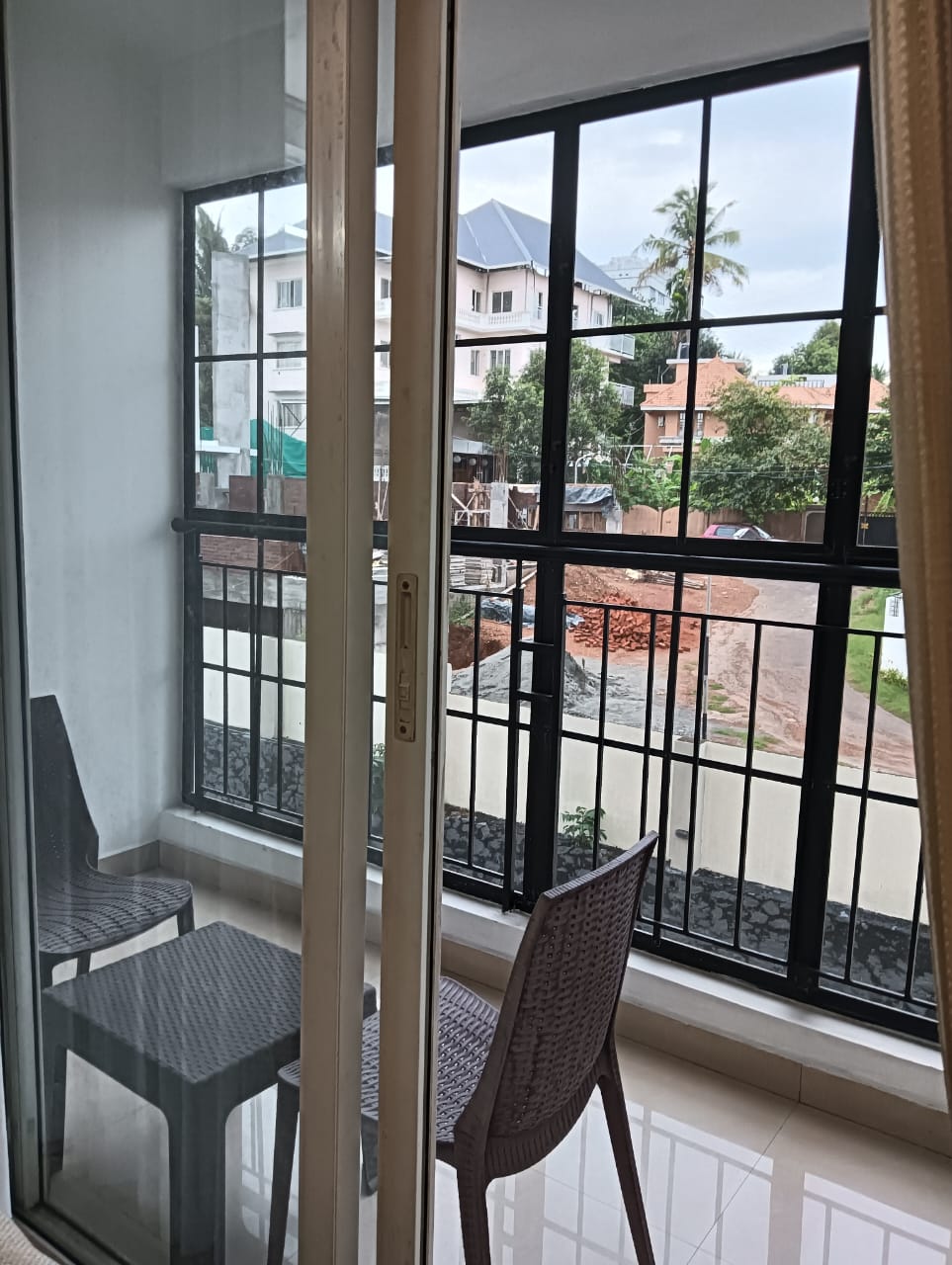 1650 sqft 3BHK fully furnished flat