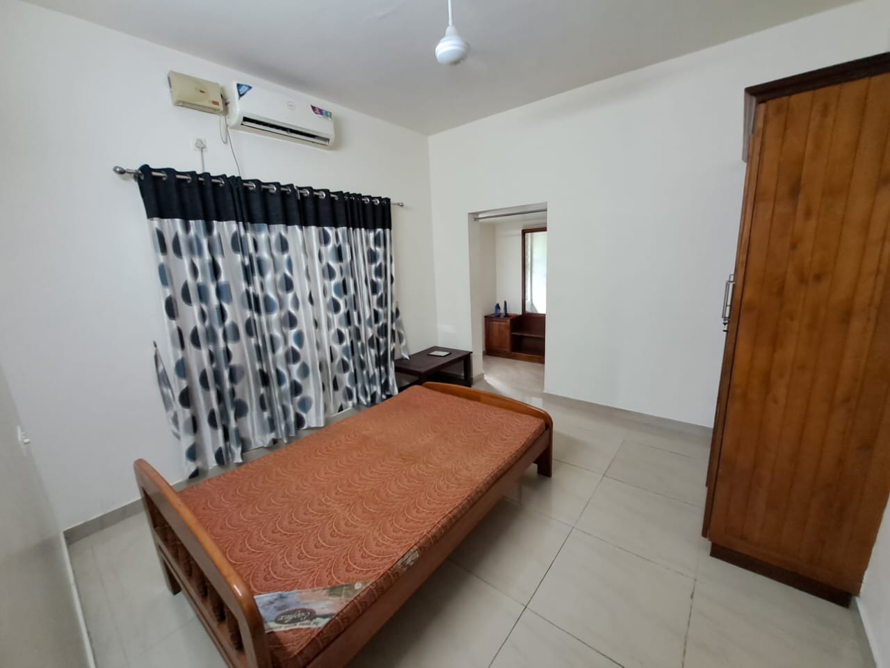 1650 sqft, 3BHK semifurnished House