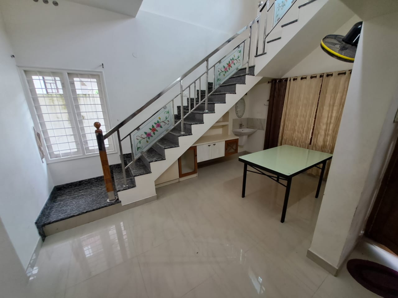 1650 sqft, 3BHK semifurnished House