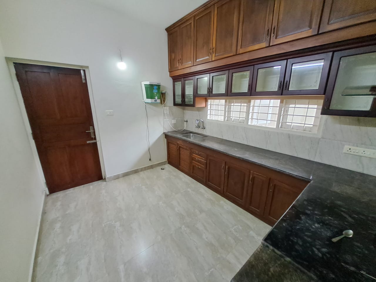 1650 sqft, 3BHK semifurnished House