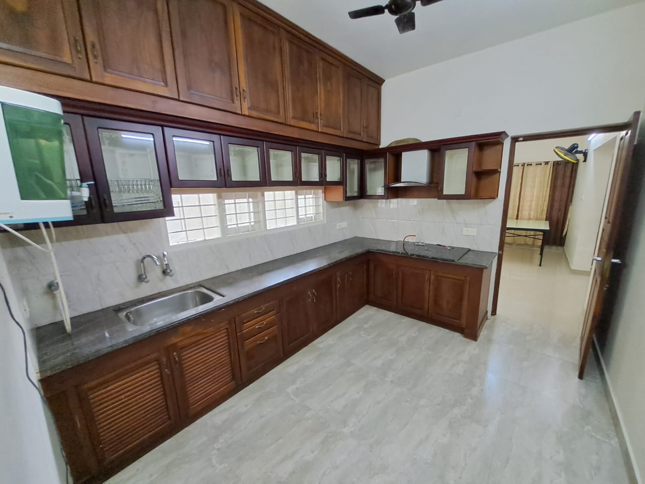 1650 sqft, 3BHK semifurnished House