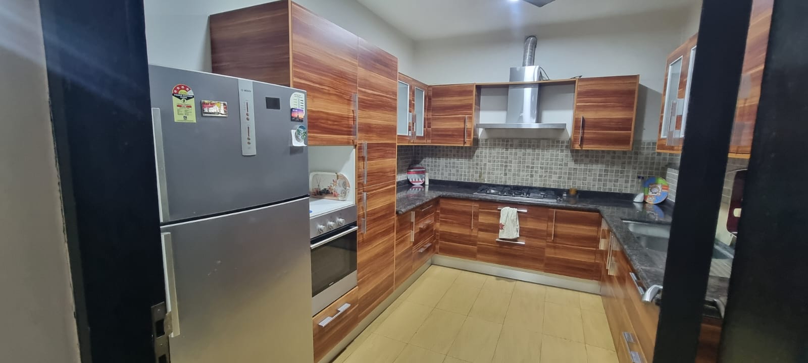 1650sqft 3BHK Fully furnished Apartment