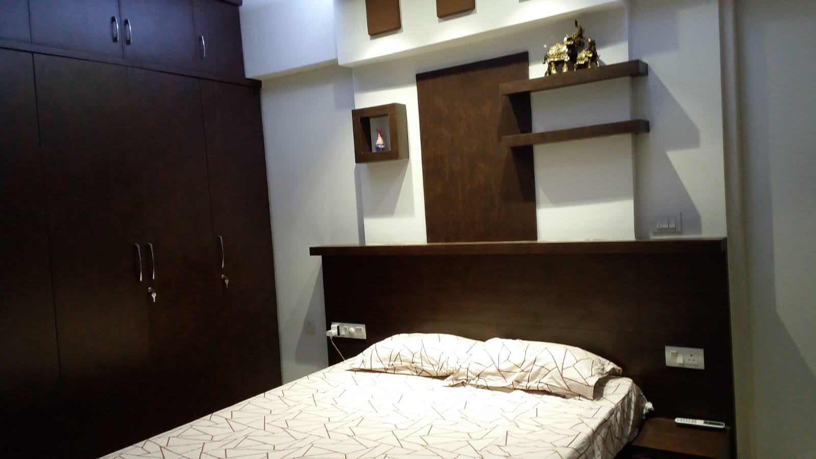 1650sqft 3BHK Fully furnished Premium Apartment