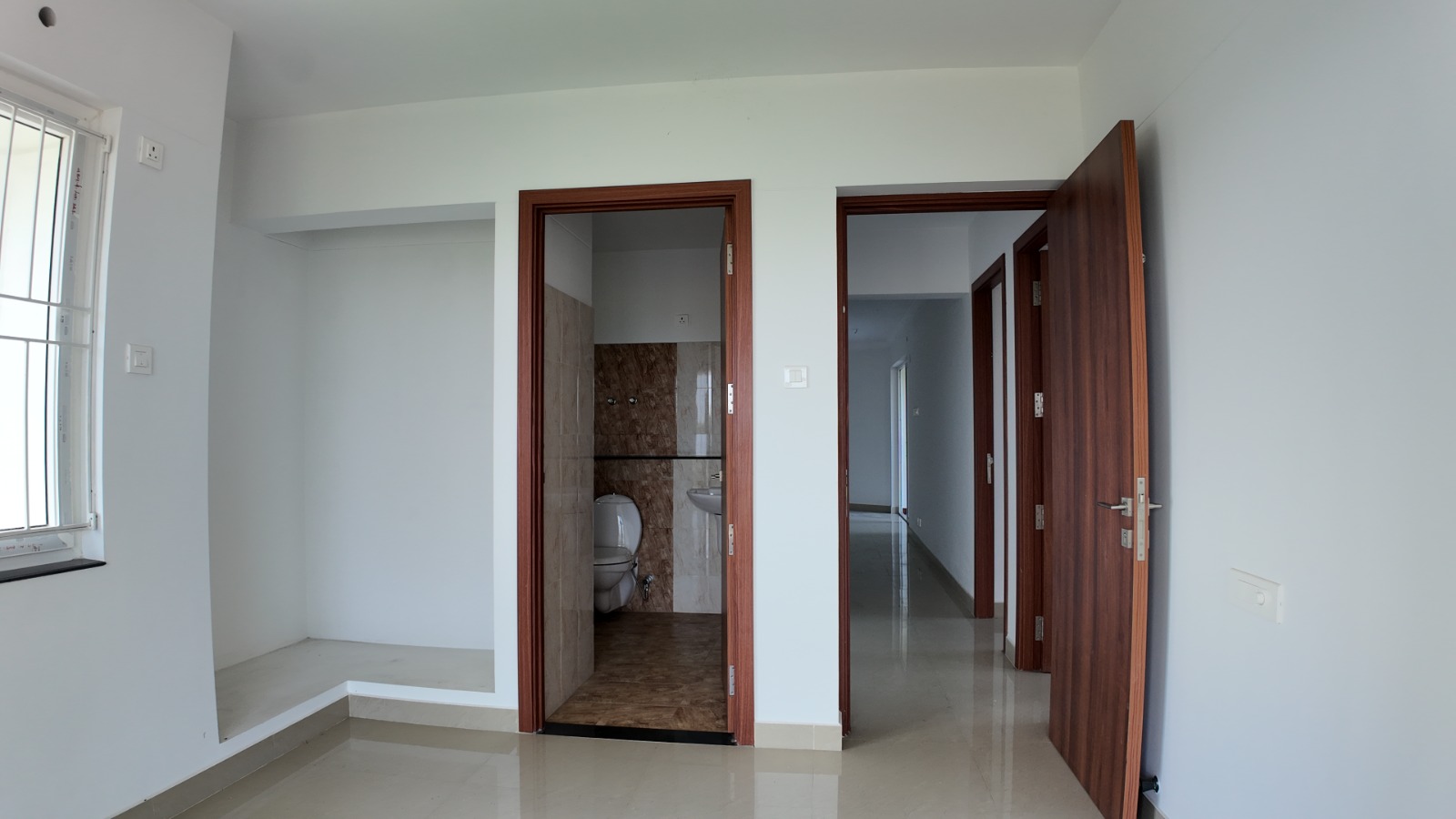1675sqft 3BHK Semifurnished Flat
