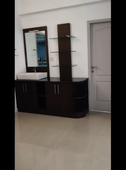 1699sqft 3BHK Semifurnished Apartment