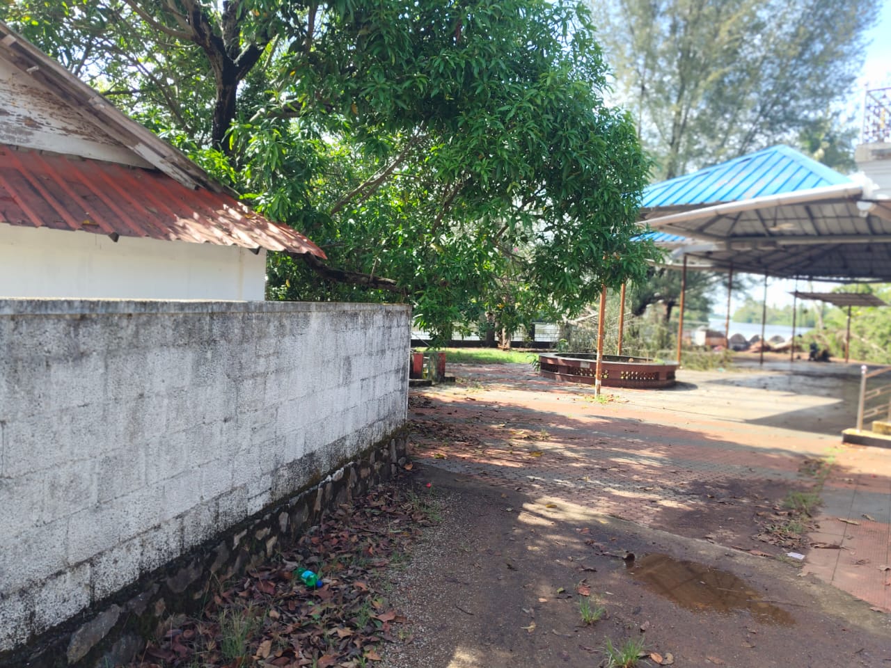 17.5 cents of Land with old house