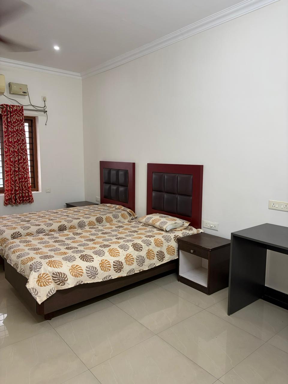 1700sqft 3BHK Fully Furnished Apartment