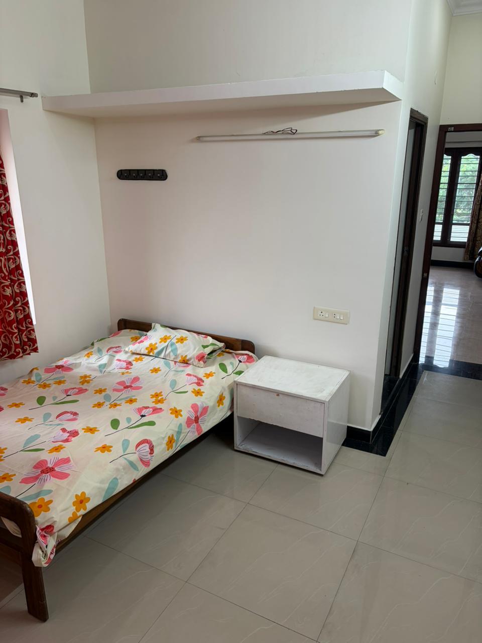 1700sqft 3BHK Fully Furnished Apartment
