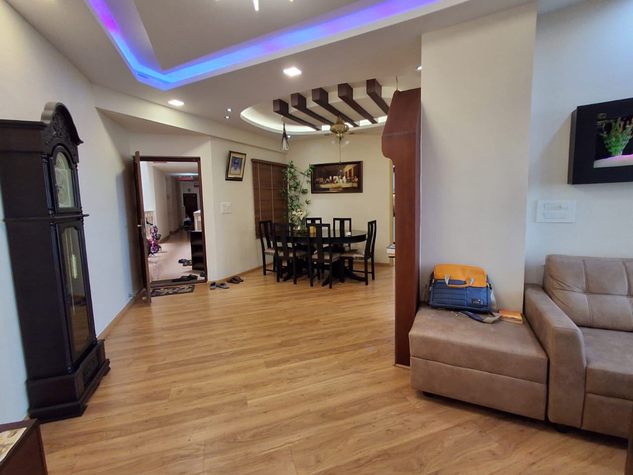 1700sqft 3BHK Fully furnished Flat
