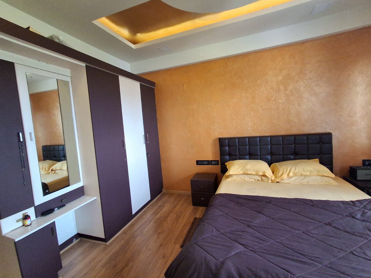 1700sqft 3BHK Fully furnished Flat