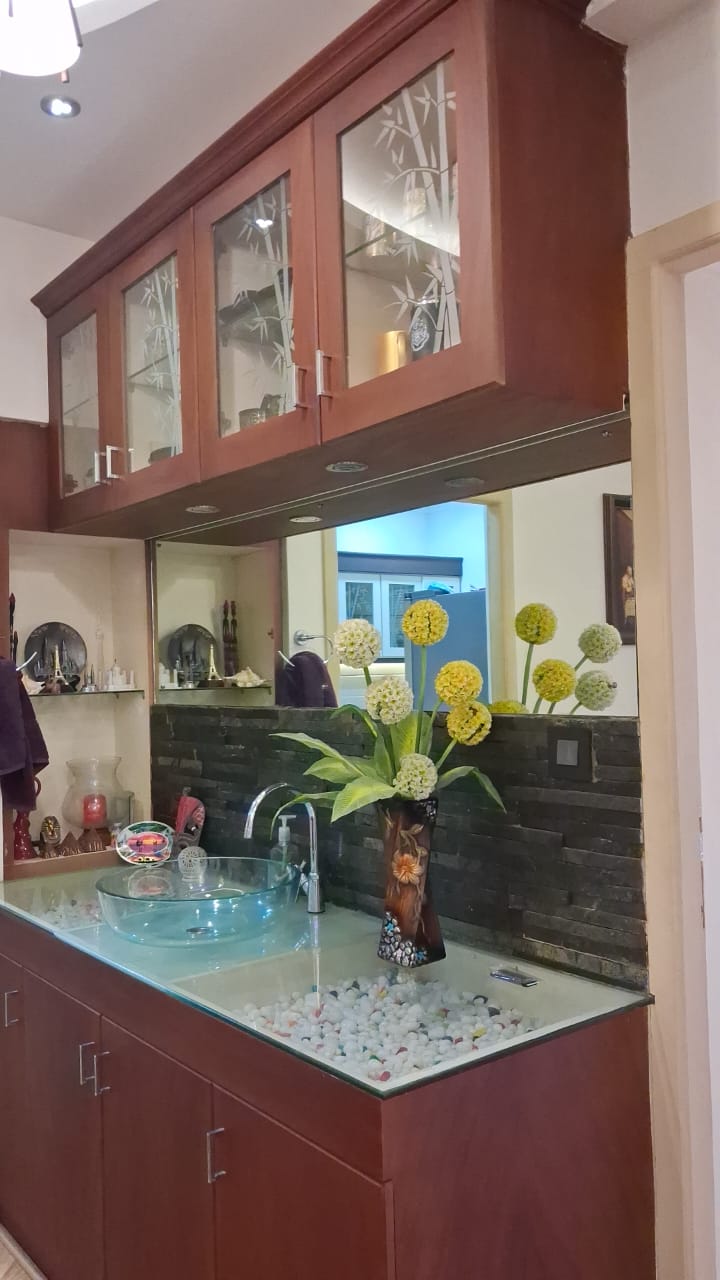 1700sqft 3BHK Fully furnished Flat