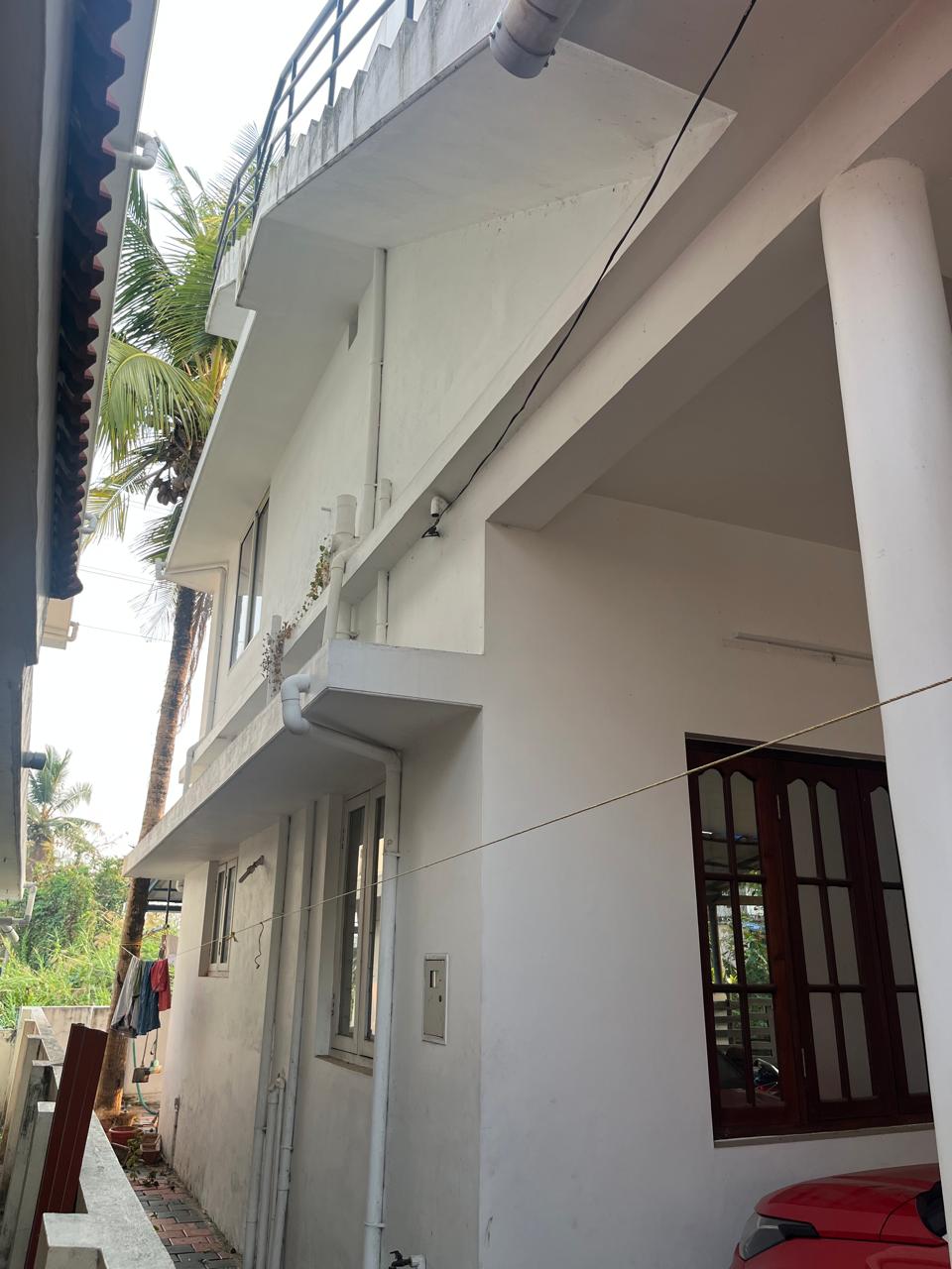 1700sqft 4BHK Semifurnished House with 4.25cents of Land