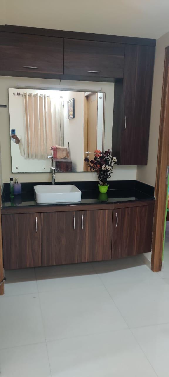 1710sqft 3BHK Fully furnished Flat